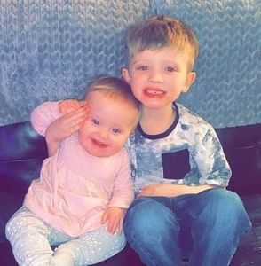 Meet your Posher, Mona